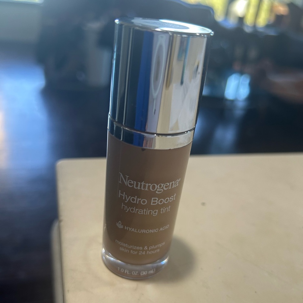 Neutrogena Hydroboost Caramel hydrating tint makeup liquid foundation tinted